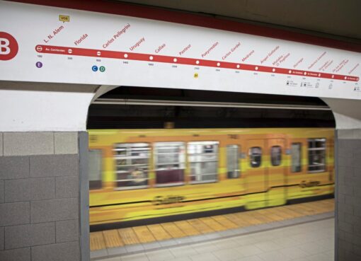 ¿Cuánto tiempo perdés esperando el subte? La calculadora de LA NACION te informa qué línea demora más