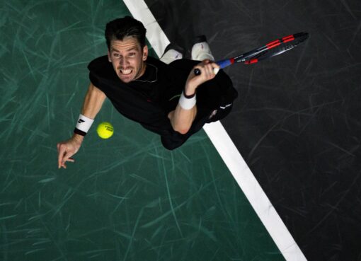 Sorpresa en el Masters 1000 de París: Cameron Norrie eliminó a Carlos Alcaraz, con el mejor punto del torneo