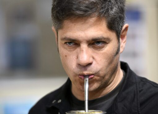 Kicillof respondió a la no invitación de Milei a la reunión con gobernadores: “Habla de las limitaciones que tiene”