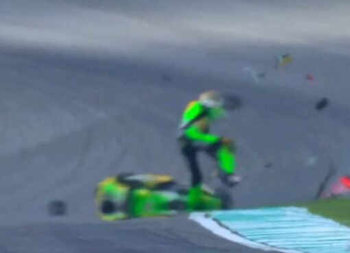Brutal accidente en el Gran Premio de Malasia del Moto3: dos pilotos chocaron y fueron trasladados en helicóptero