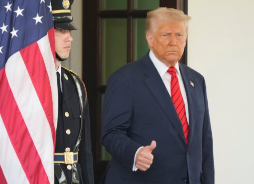 Donald Trump rompe las negociaciones comerciales con Canadá por un anuncio en su contra con la voz de Ronald Reagan
